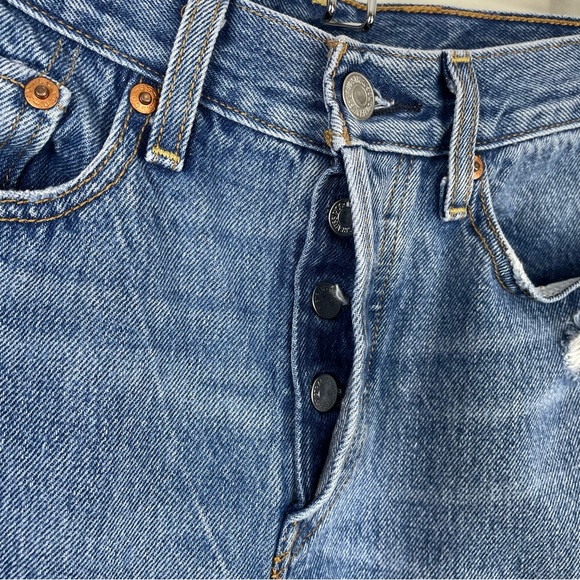 Levi’s Wedgie Icon Fit High Rise Straight Distressed Jeans - Picture 9 of 13